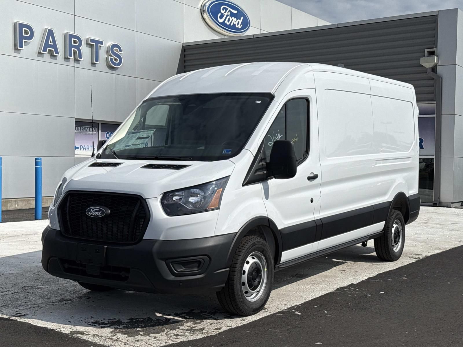 New 2026 Ford Transit 250 148 Medium Roof w/ Load Area Protection Package RWD image 7