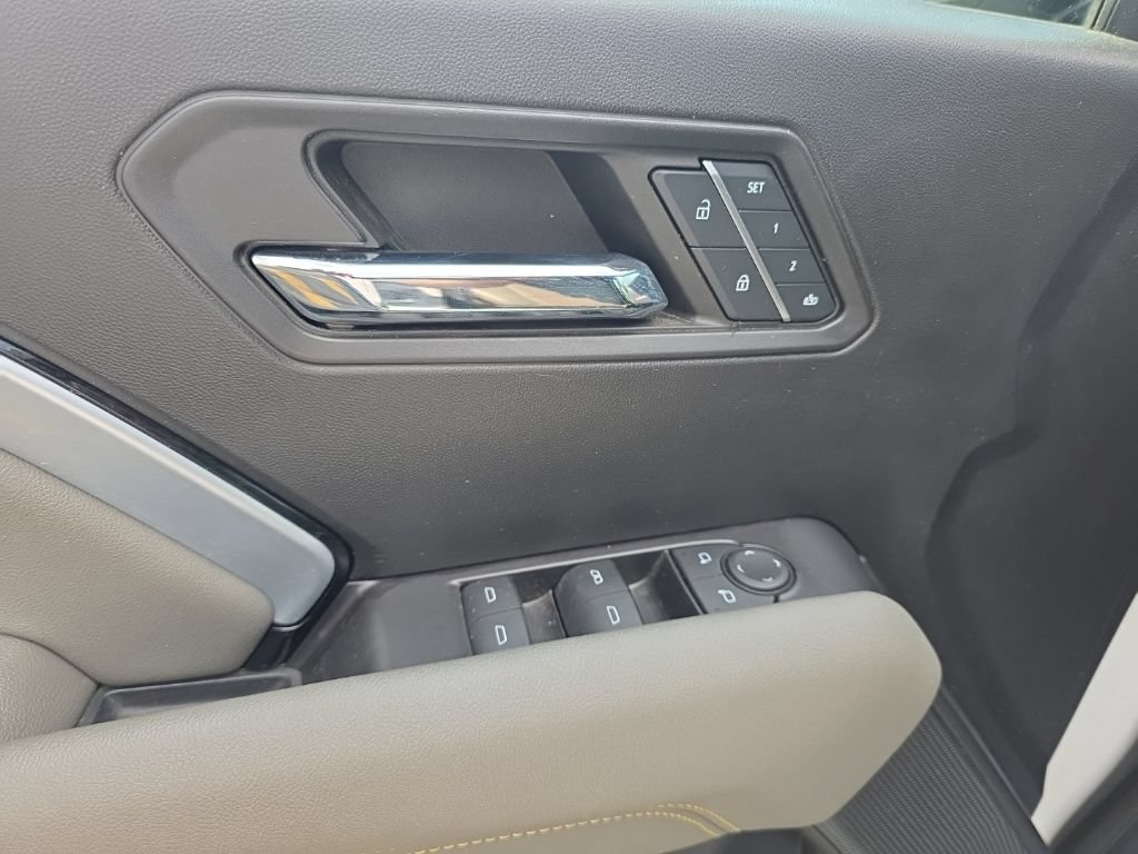 Used 2024 Chevrolet Colorado ZR2 w/ ZR2 Convenience Package III AWD/4WD image 17