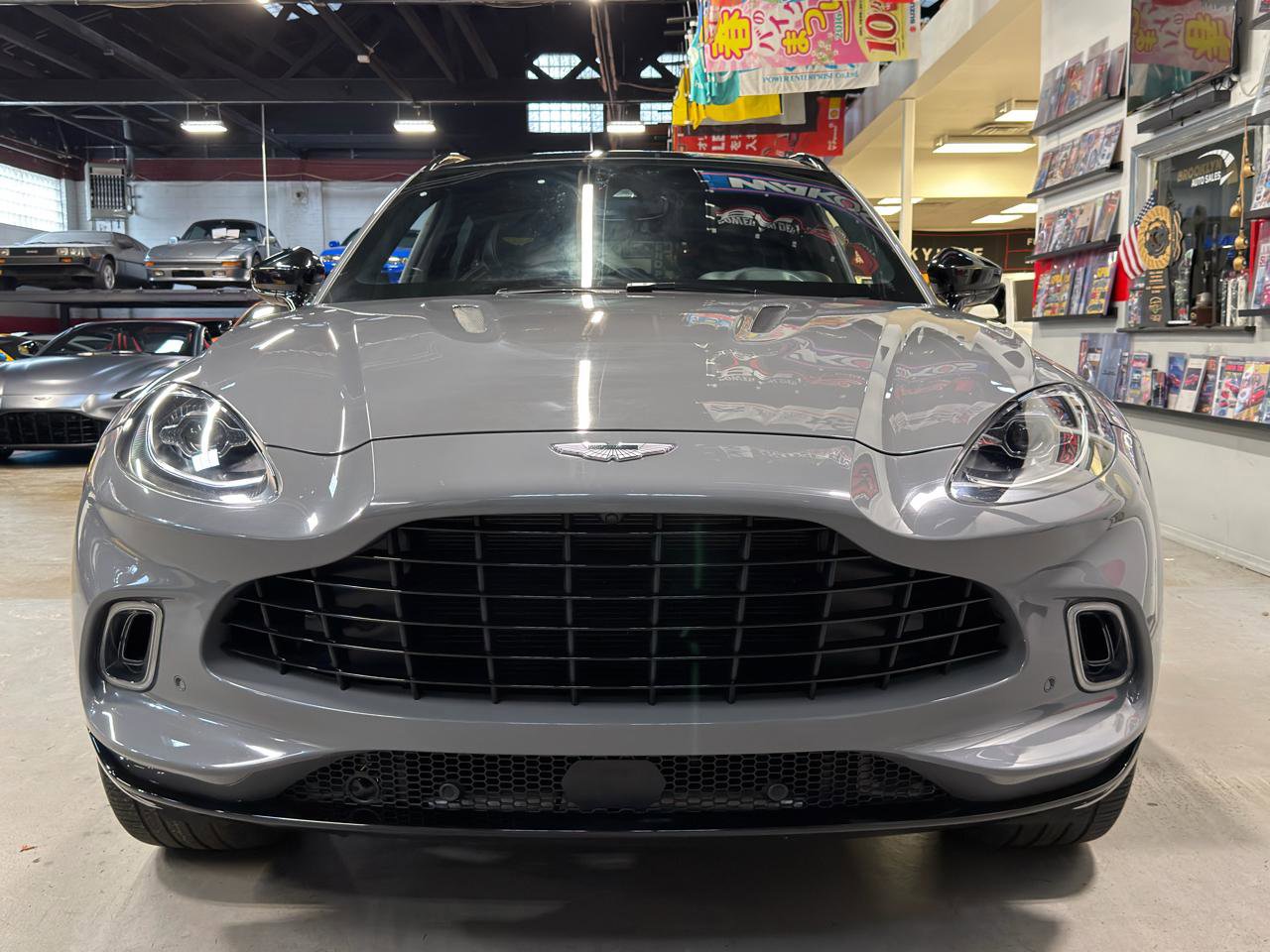 Used 2021 Aston Martin DBX image 2
