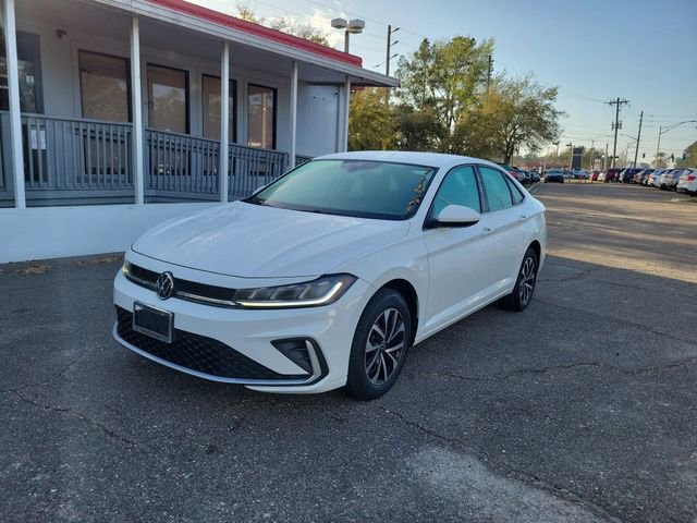 Used 2025 Volkswagen Jetta S image 4