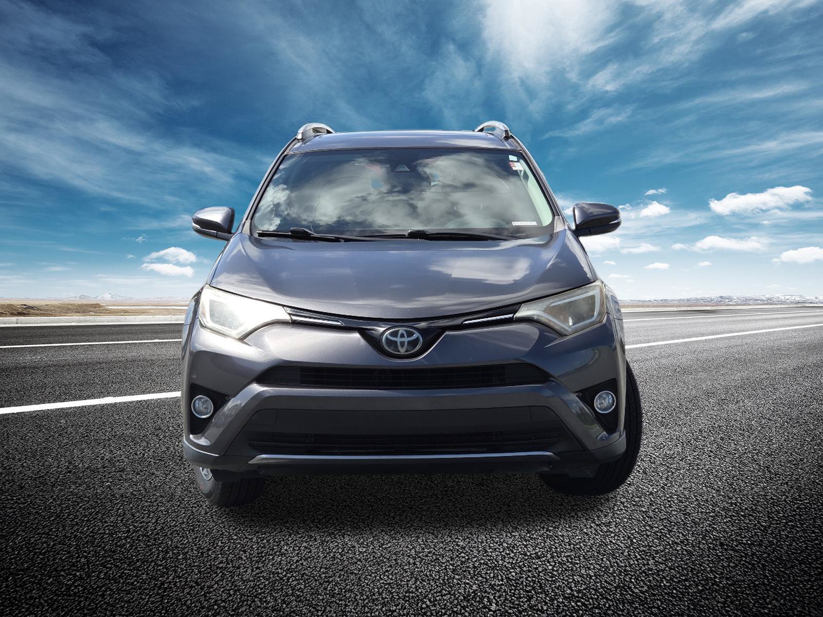 Used 2018 Toyota RAV4 XLE w/ Plus Extra Value Package FWD image 10