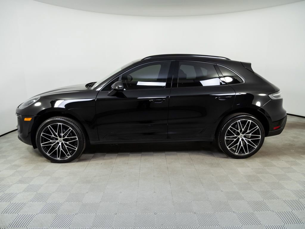 Certified 2024 Porsche Macan Turbo image 2