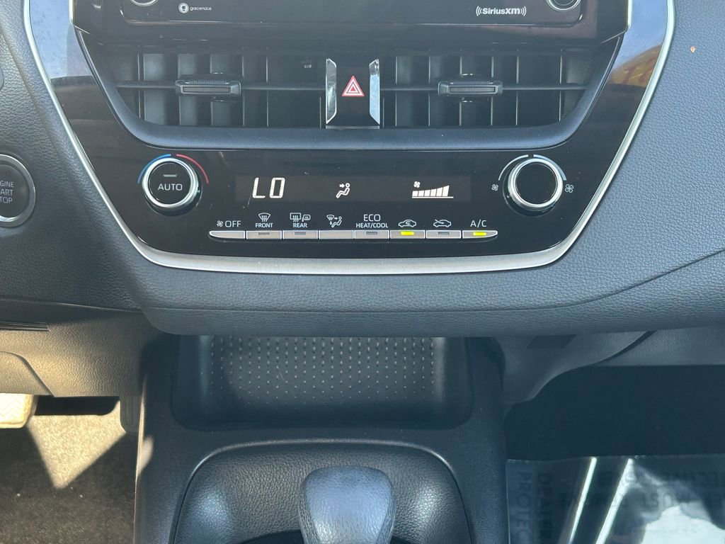 Used 2021 Toyota Corolla LE w/ LE Convenience Package image 25