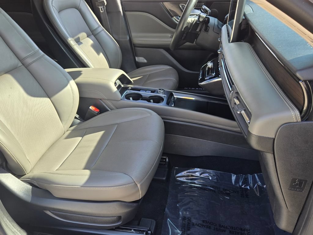 Used 2024 Lincoln Corsair Grand Touring AWD/4WD image 13
