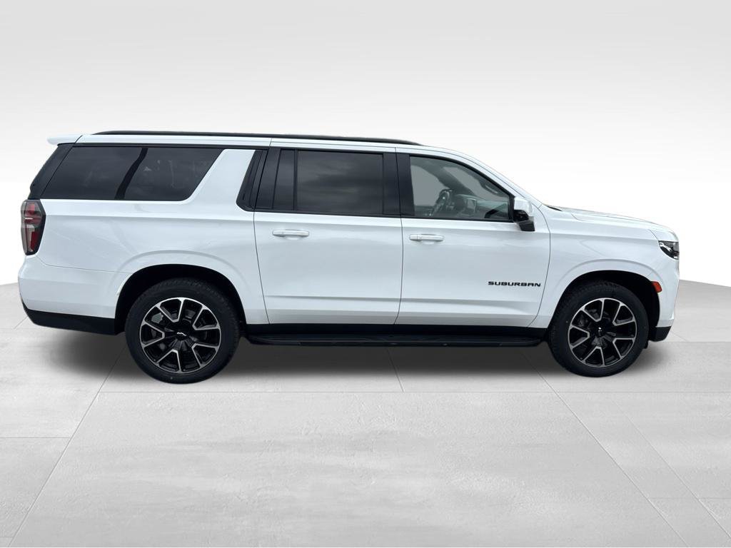 Used 2021 Chevrolet Suburban RST w/ Luxury Package AWD/4WD image 8