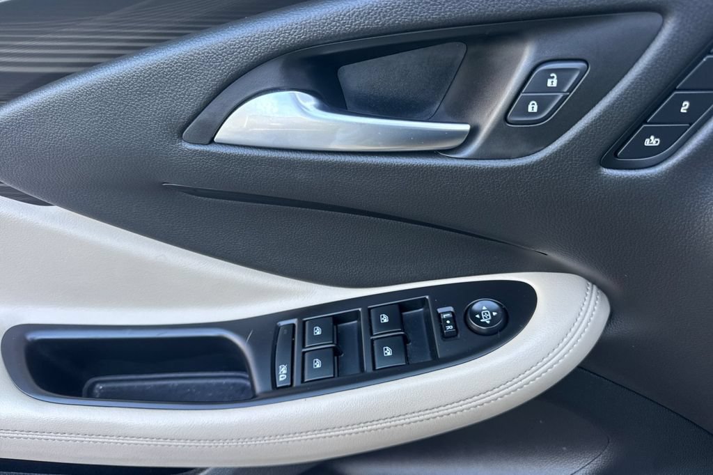 Used 2019 Buick Envision Essence AWD/4WD image 5