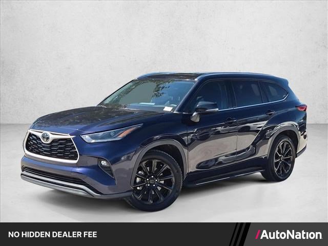 Used 2021 Toyota Highlander XLE FWD image 1