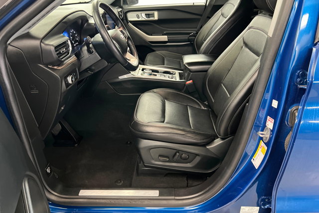 Used 2023 Ford Explorer Limited AWD/4WD image 17