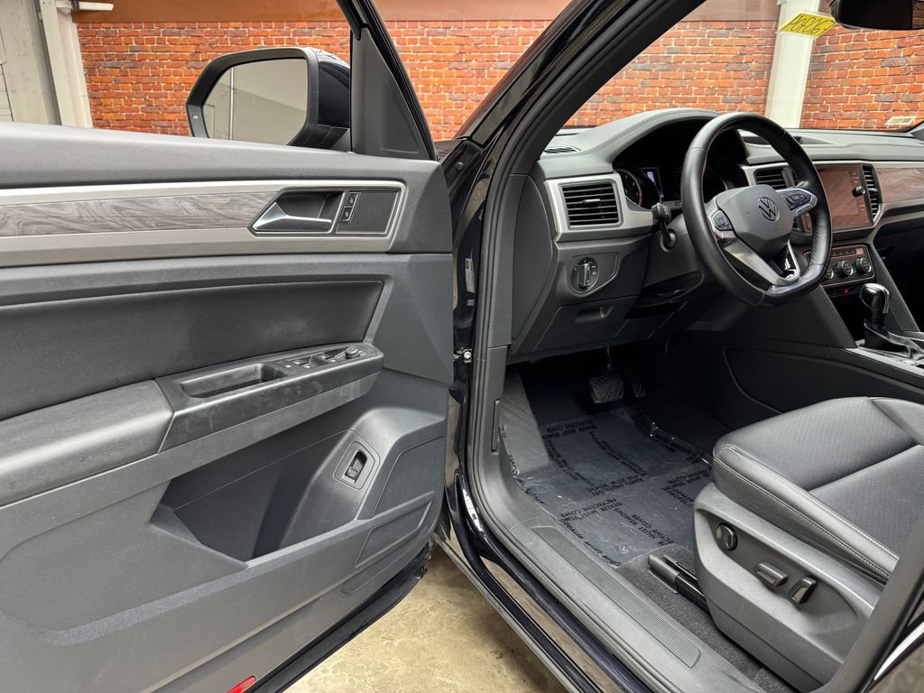 Used 2020 Volkswagen Atlas Cross Sport SE AWD/4WD image 9