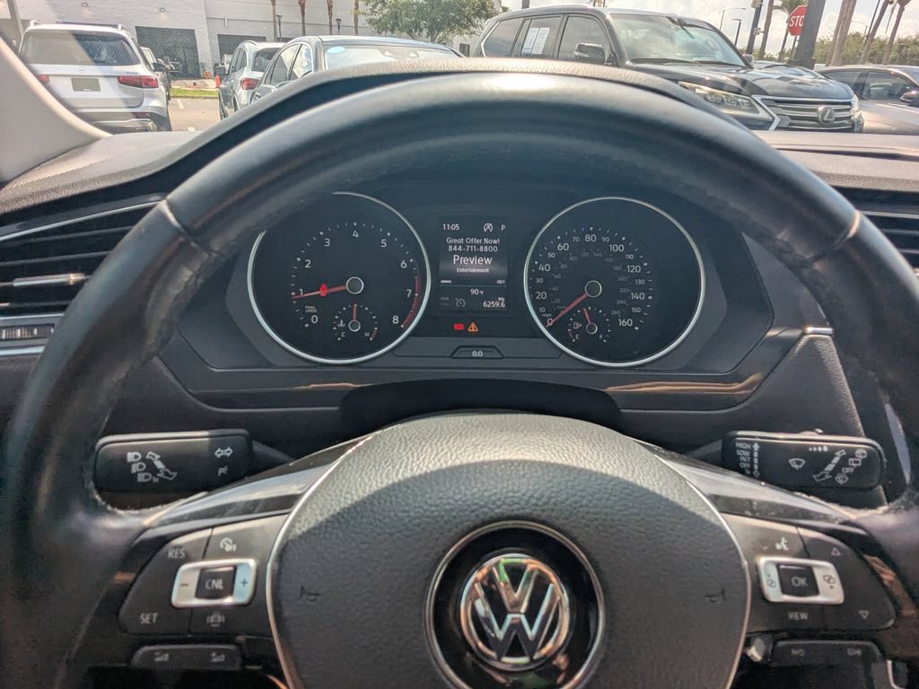Used 2019 Volkswagen Tiguan SE w/ Panoramic Sunroof Package FWD image 15