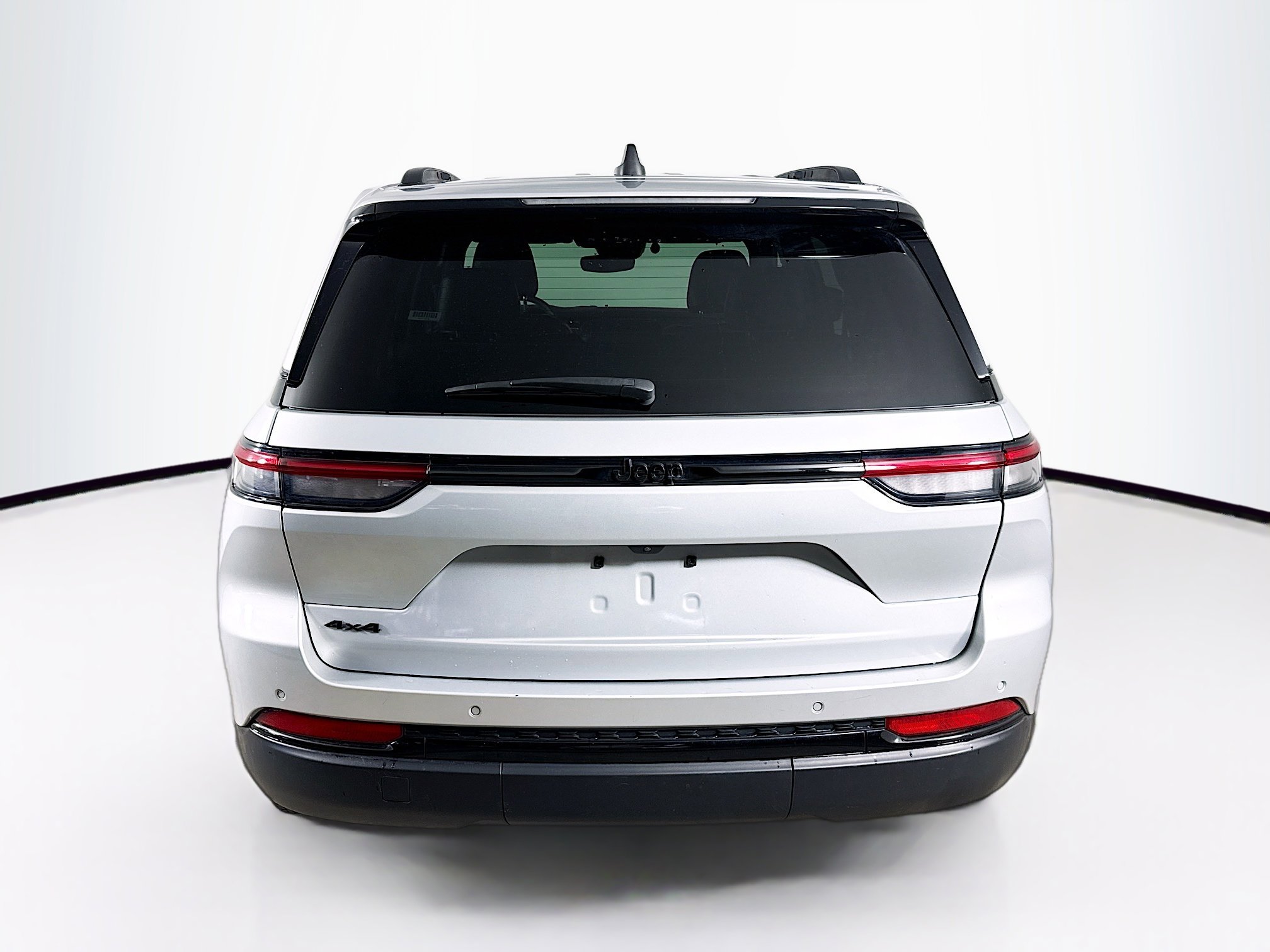 Used 2024 Jeep Grand Cherokee Altitude image 30