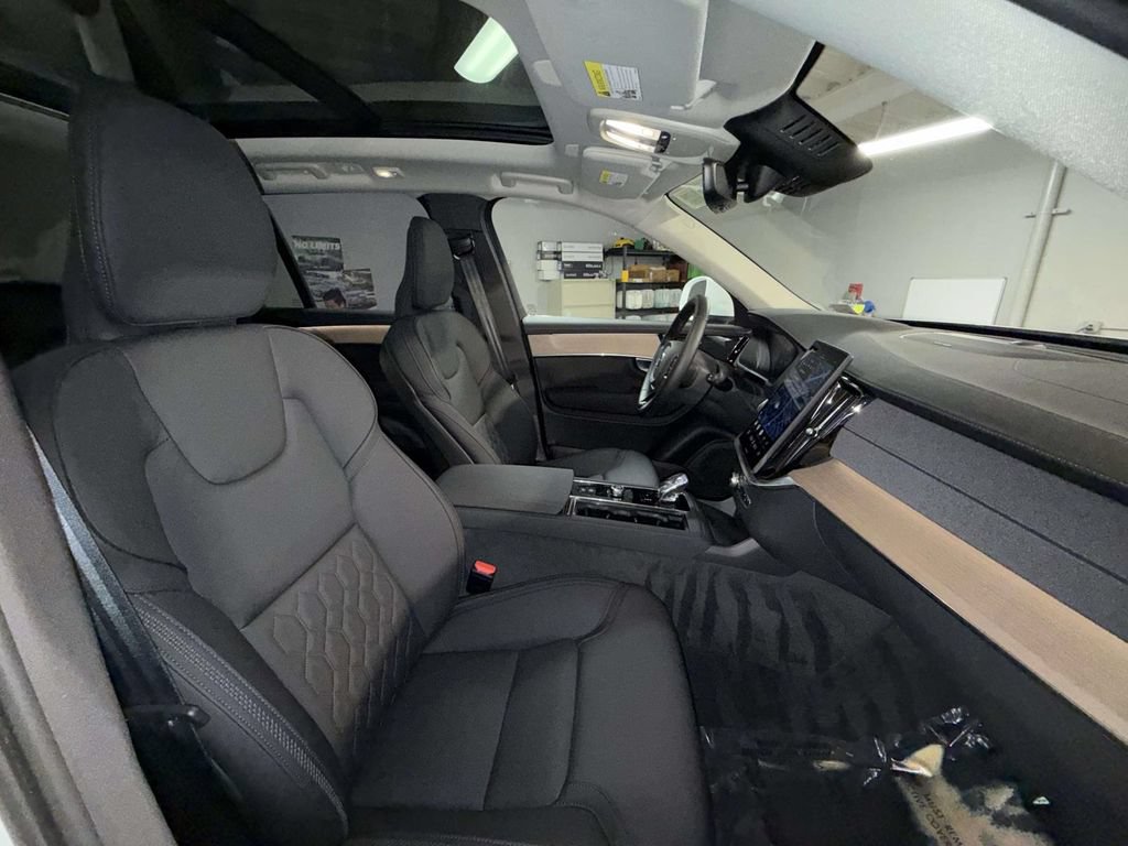 Certified 2025 Volvo XC90 T8 Plus w/ Protection Package Premier AWD/4WD image 13