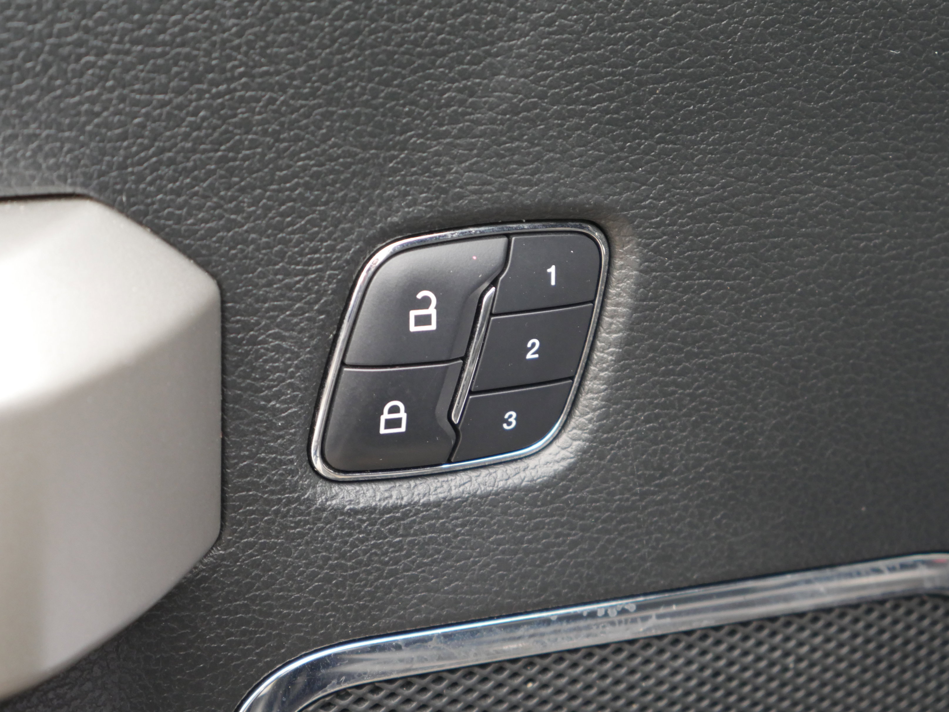 Used 2016 Ford F150 Lariat w/ Equipment Group 502A Luxury image 38