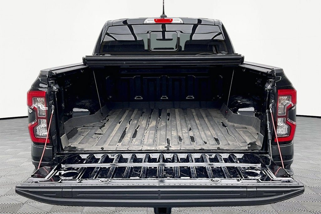 Certified 2025 Ford Ranger Lariat w/ Black Appearance Package AWD/4WD image 18