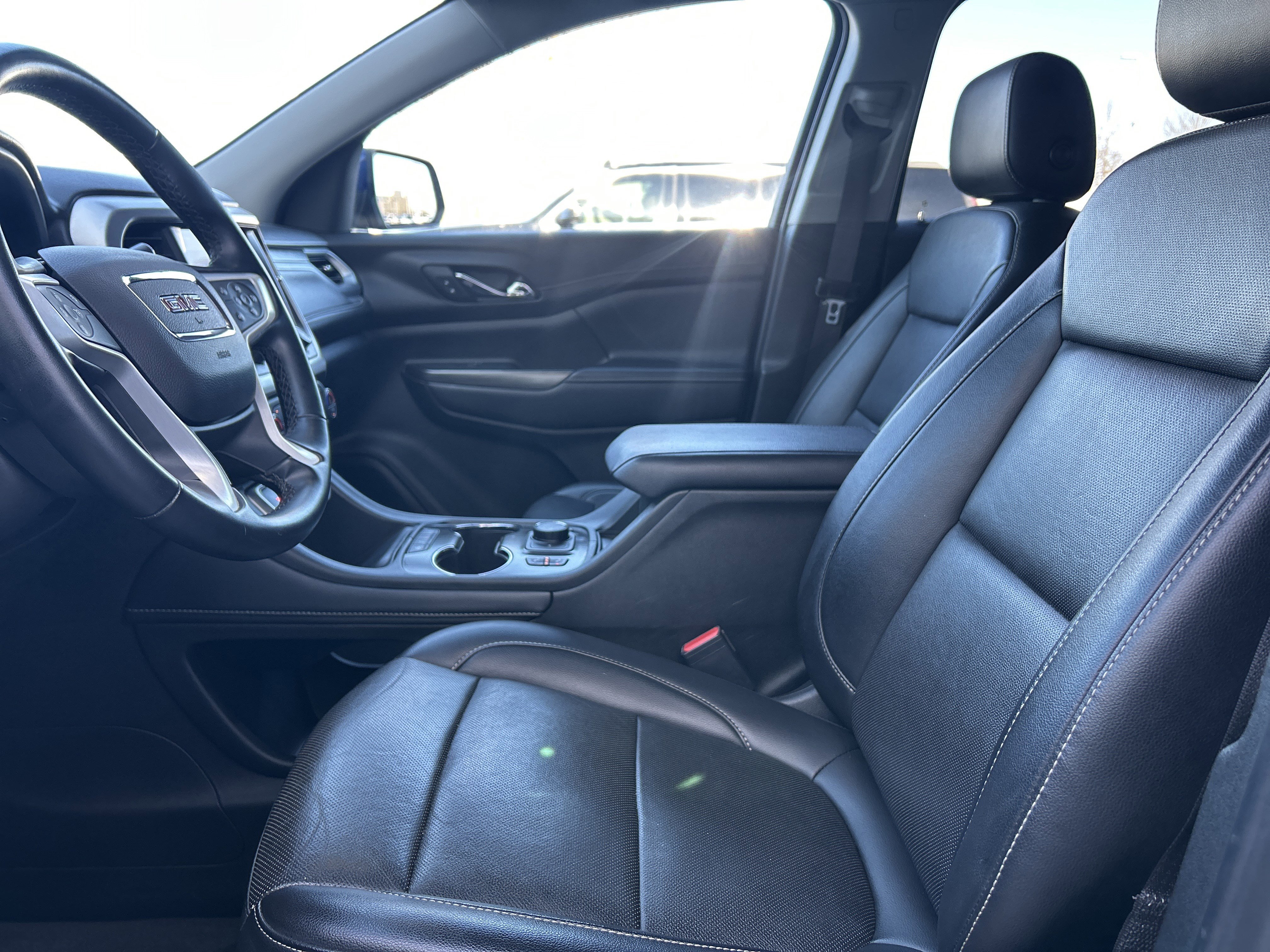 Used 2023 GMC Acadia SLT image 19