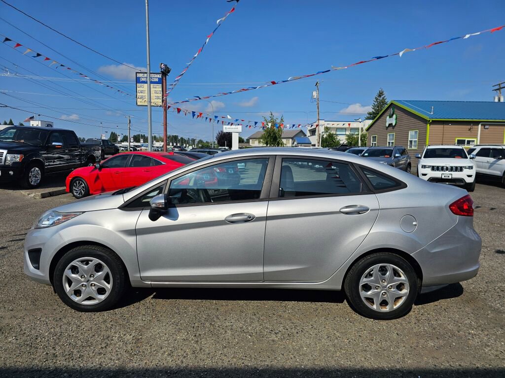 Used 2013 Ford Fiesta SE image 4