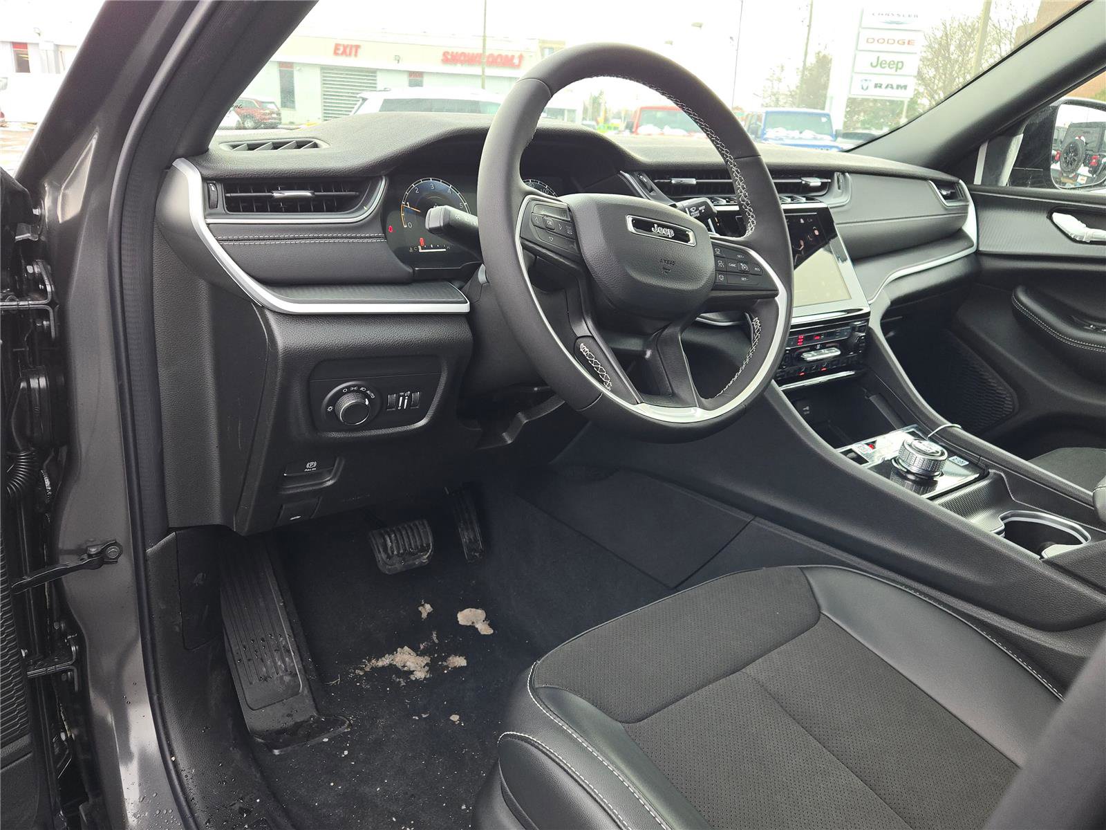 New 2025 Jeep Grand Cherokee Altitude w/ Trailer Tow Package image 26