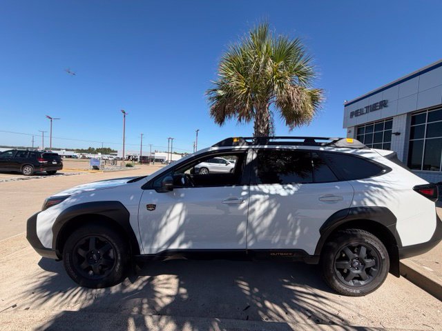 Used 2025 Subaru Outback Wilderness AWD/4WD image 5