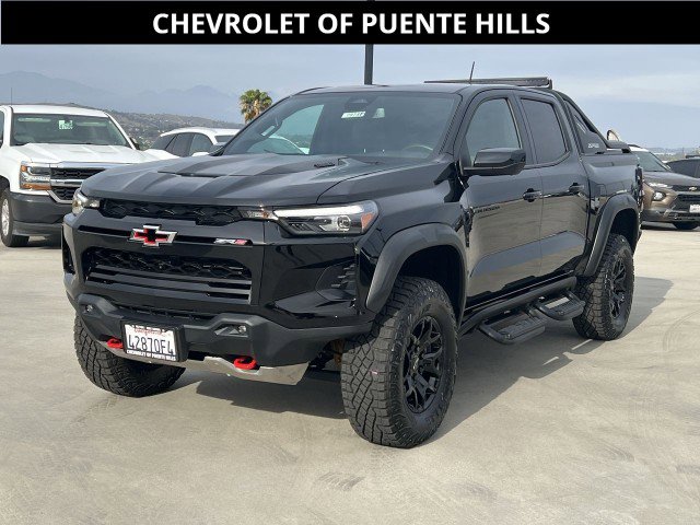 Used 2025 Chevrolet Colorado ZR2 w/ Midnight Edition video 1