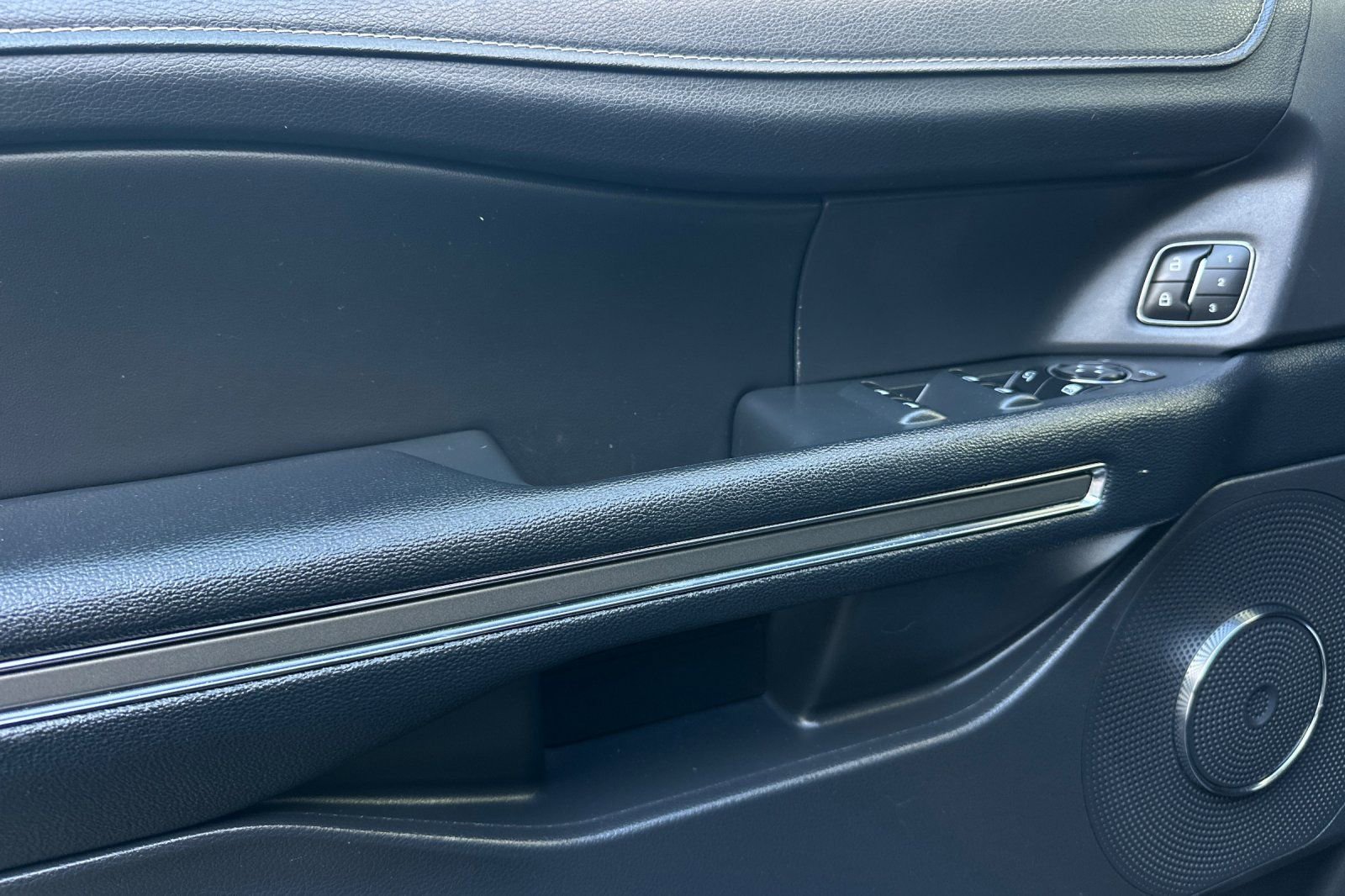 Certified 2024 Ford Expedition XLT image 10