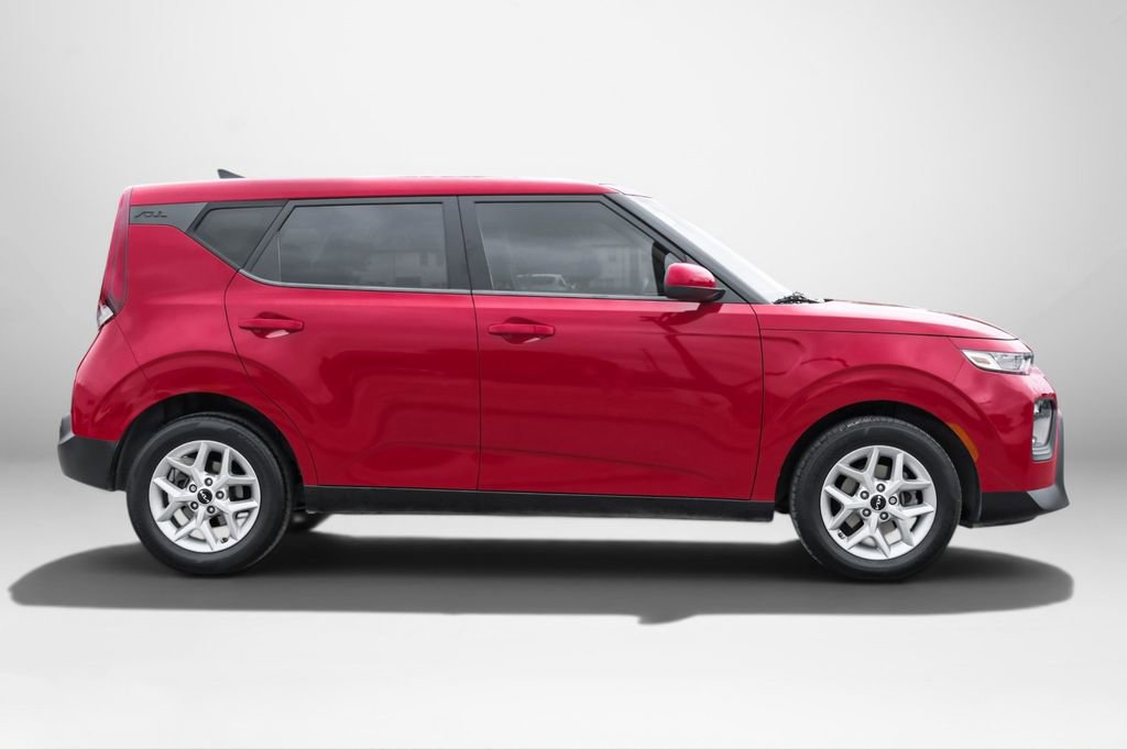Used 2022 Kia Soul LX w/ Technology Package FWD image 5