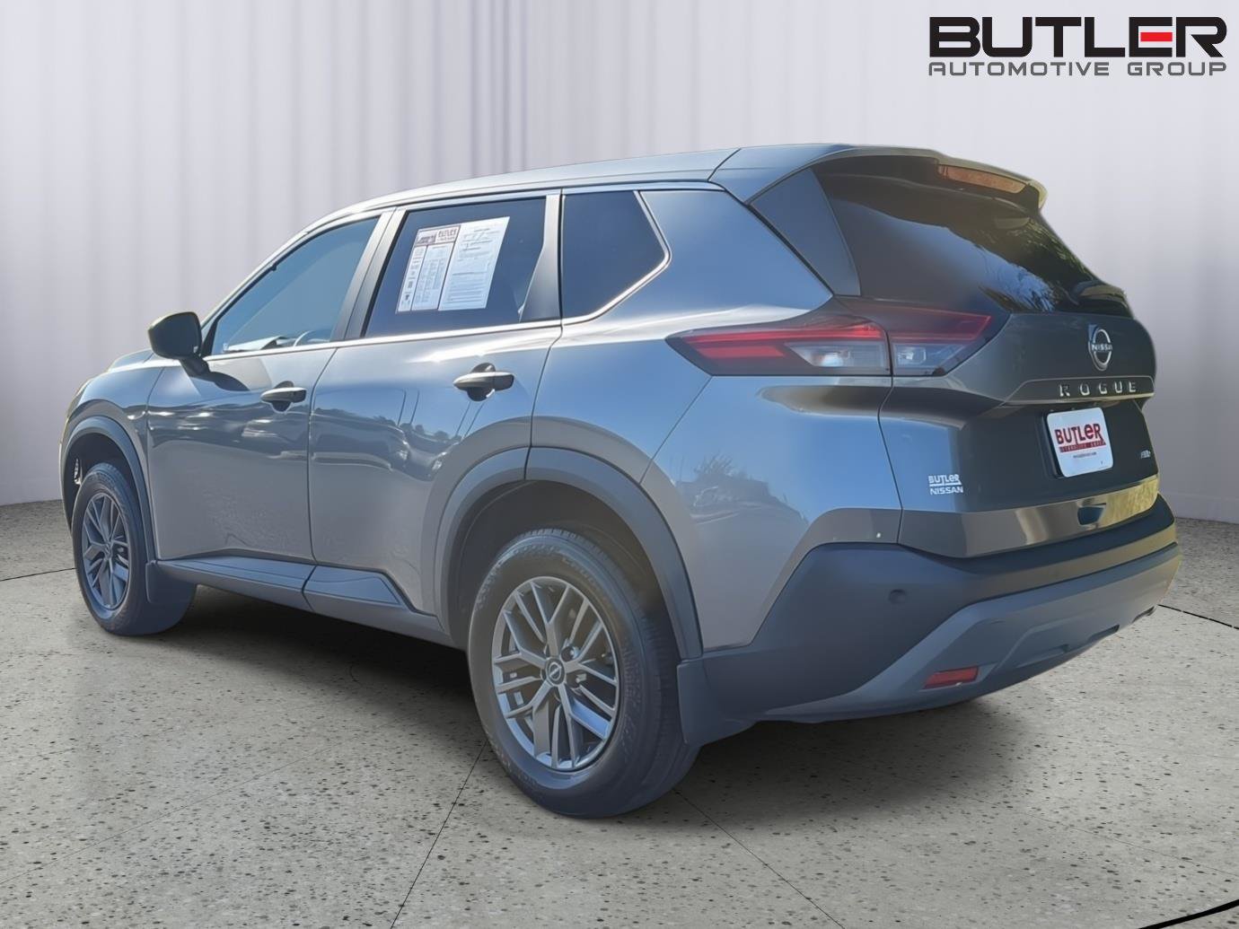 Used 2023 Nissan Rogue S AWD/4WD image 4