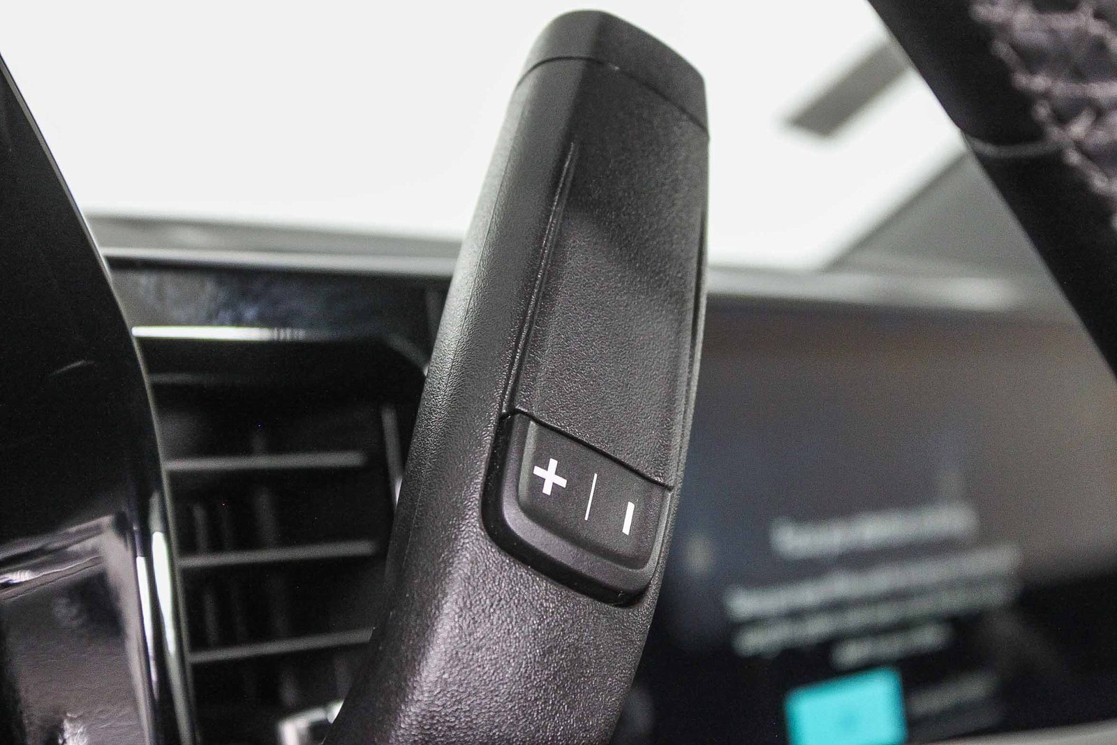 Used 2023 Chevrolet Silverado 1500 LT image 20