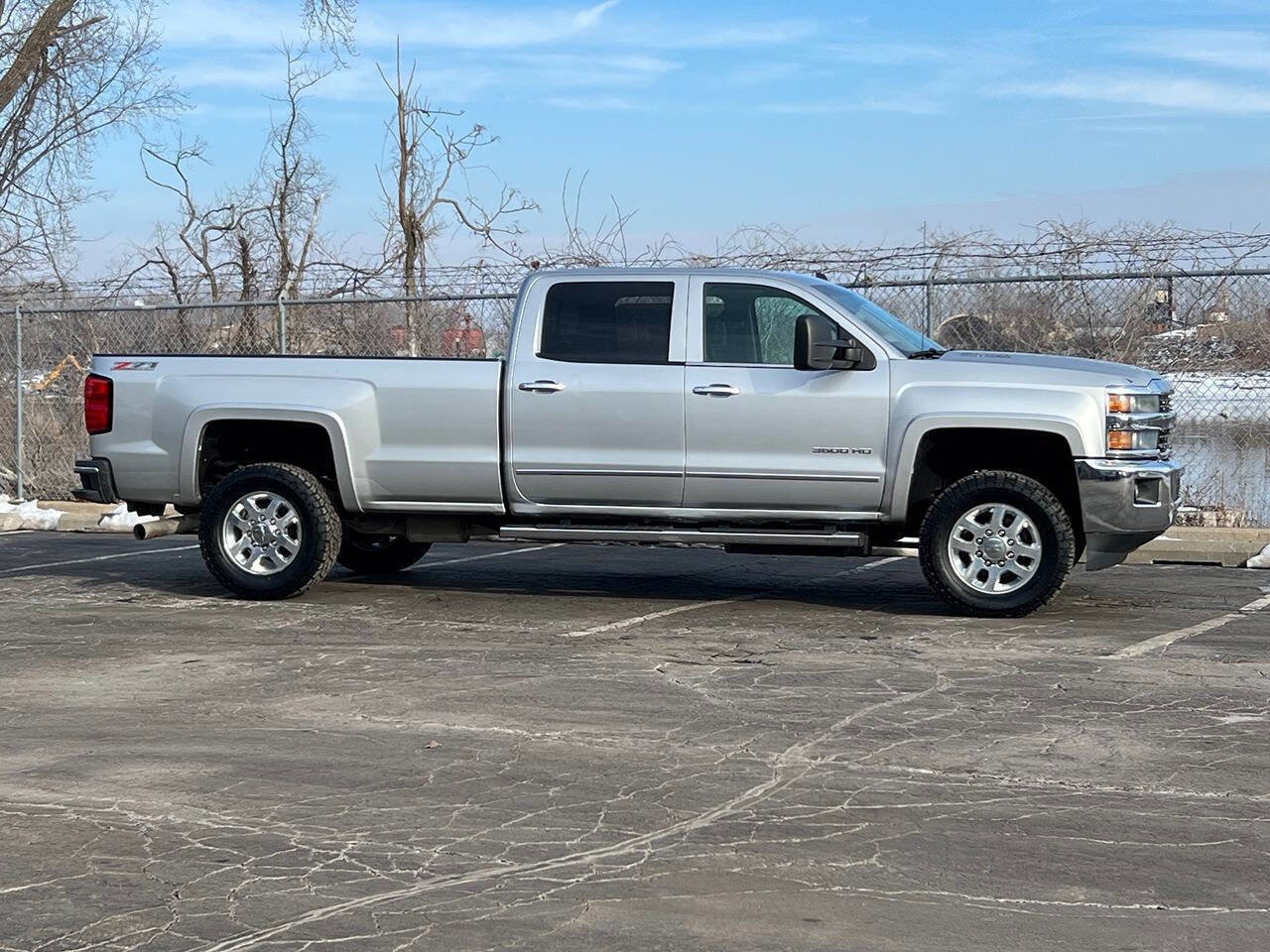 Used 2015 Chevrolet Silverado 3500 LTZ image 40