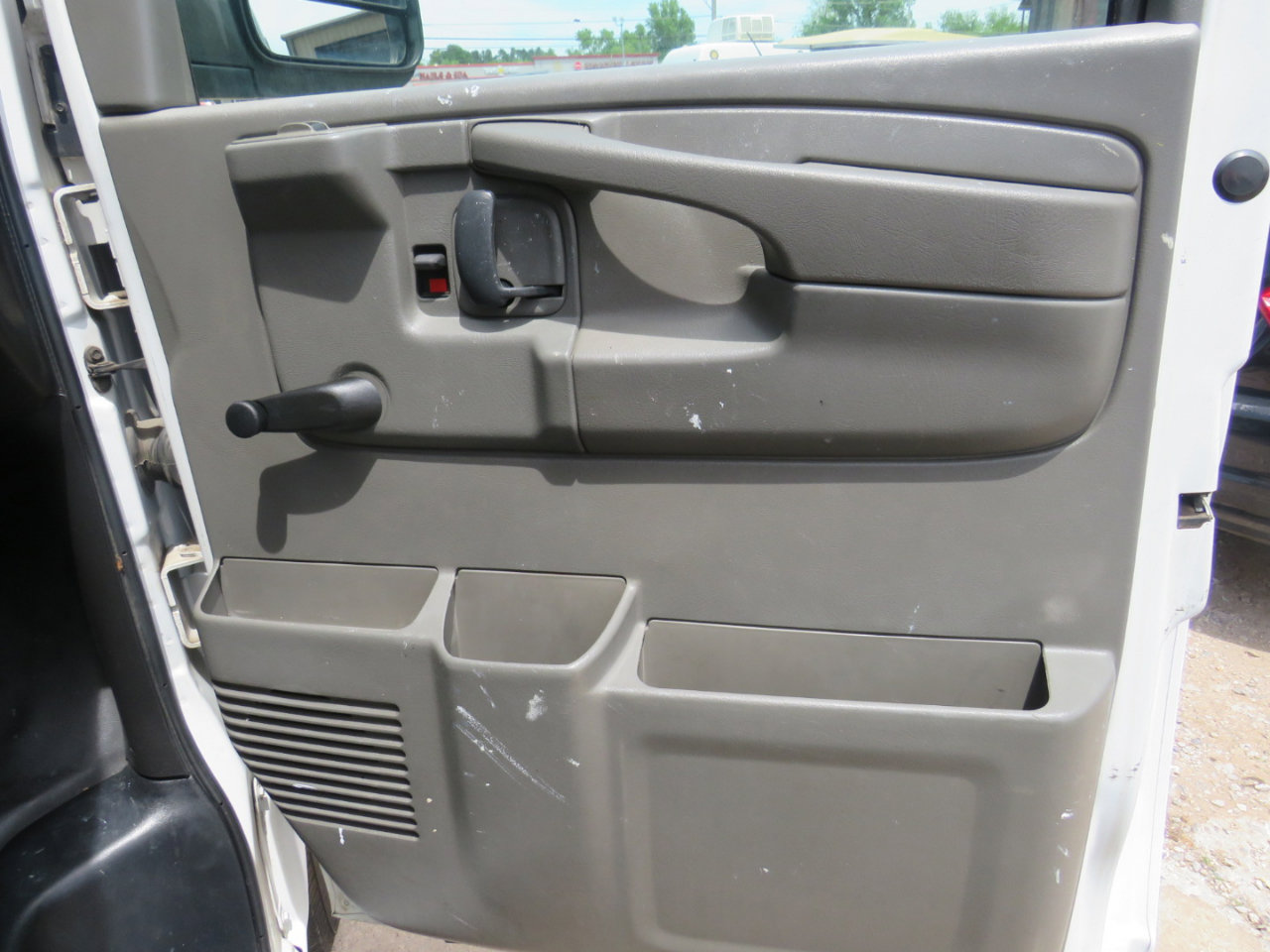 Used 2008 Chevrolet Express 1500 image 14