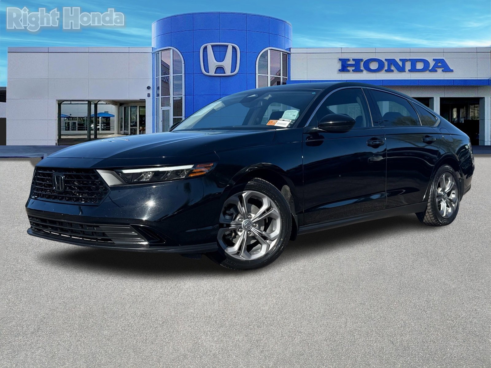 Used 2024 Honda Accord EX image 2