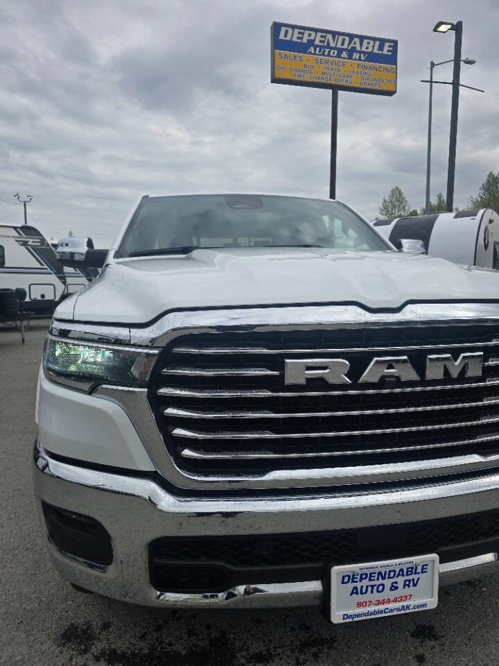 Used 2025 RAM 1500 Laramie AWD/4WD image 4