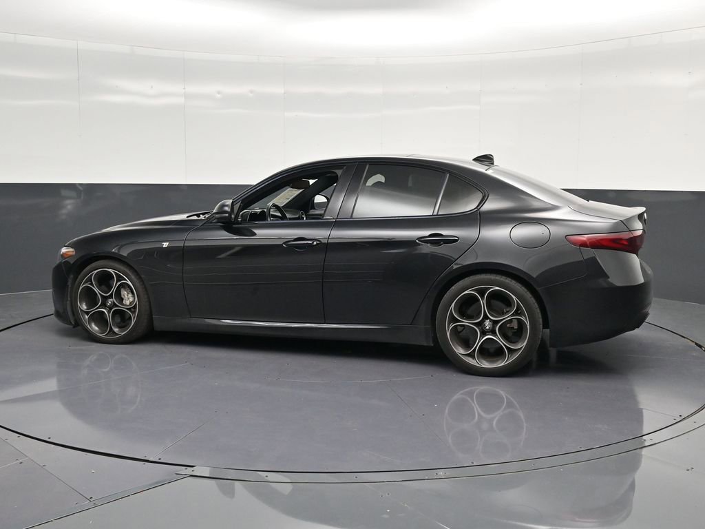 Used 2023 Alfa Romeo Giulia Ti RWD image 8