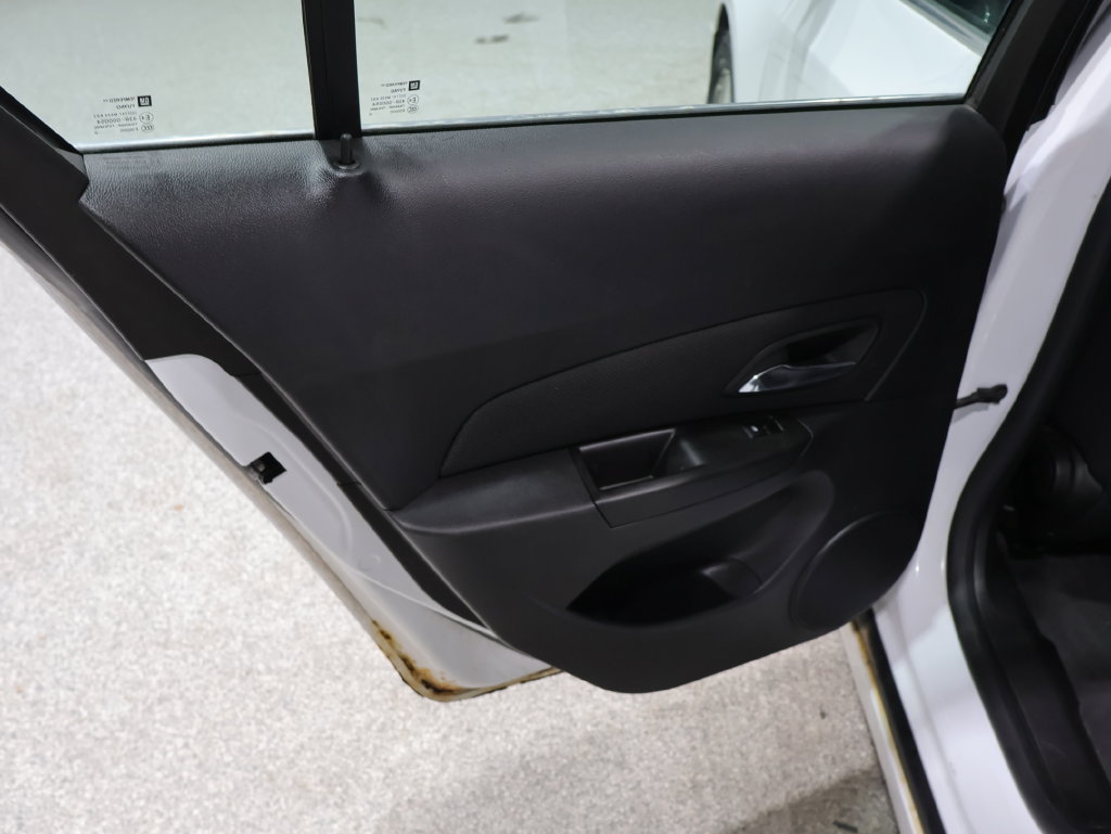 Used 2012 Chevrolet Cruze LT FWD image 25