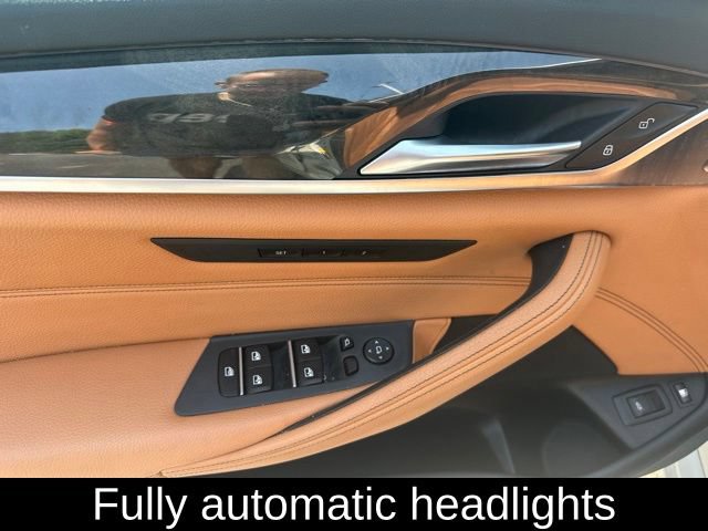 Used 2018 BMW 530e xDrive AWD/4WD image 19