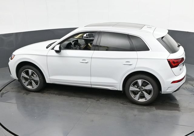 Used 2025 Audi Q5 2.0T Premium Plus w/ Premium Plus Package AWD/4WD image 45
