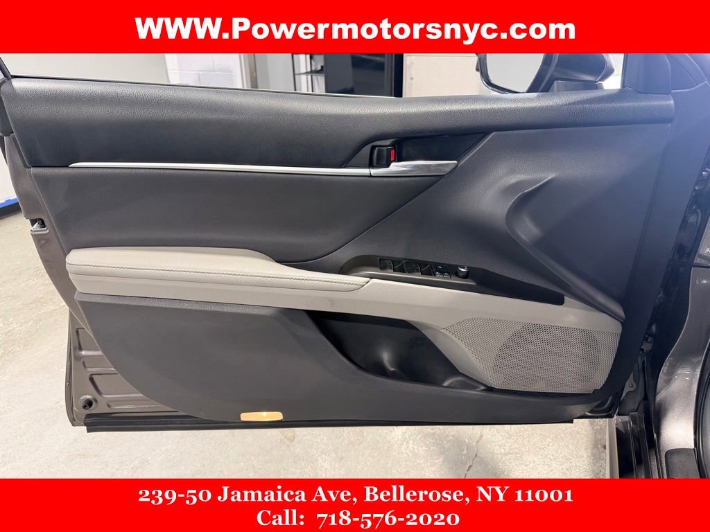 Used 2022 Toyota Camry XSE w/ Cold Weather Package FWD image 40