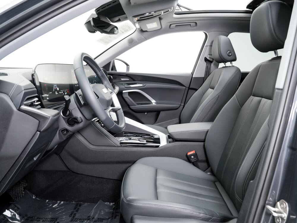 Certified 2025 Audi Q5 Premium Plus w/ Premium Plus AWD/4WD image 6