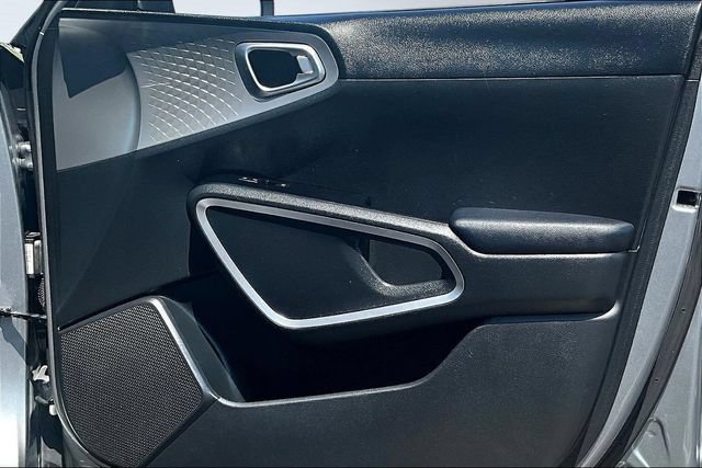 Certified 2023 Kia Soul LX w/ LX Technology Package FWD image 25