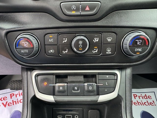 Used 2024 GMC Terrain SLT image 16