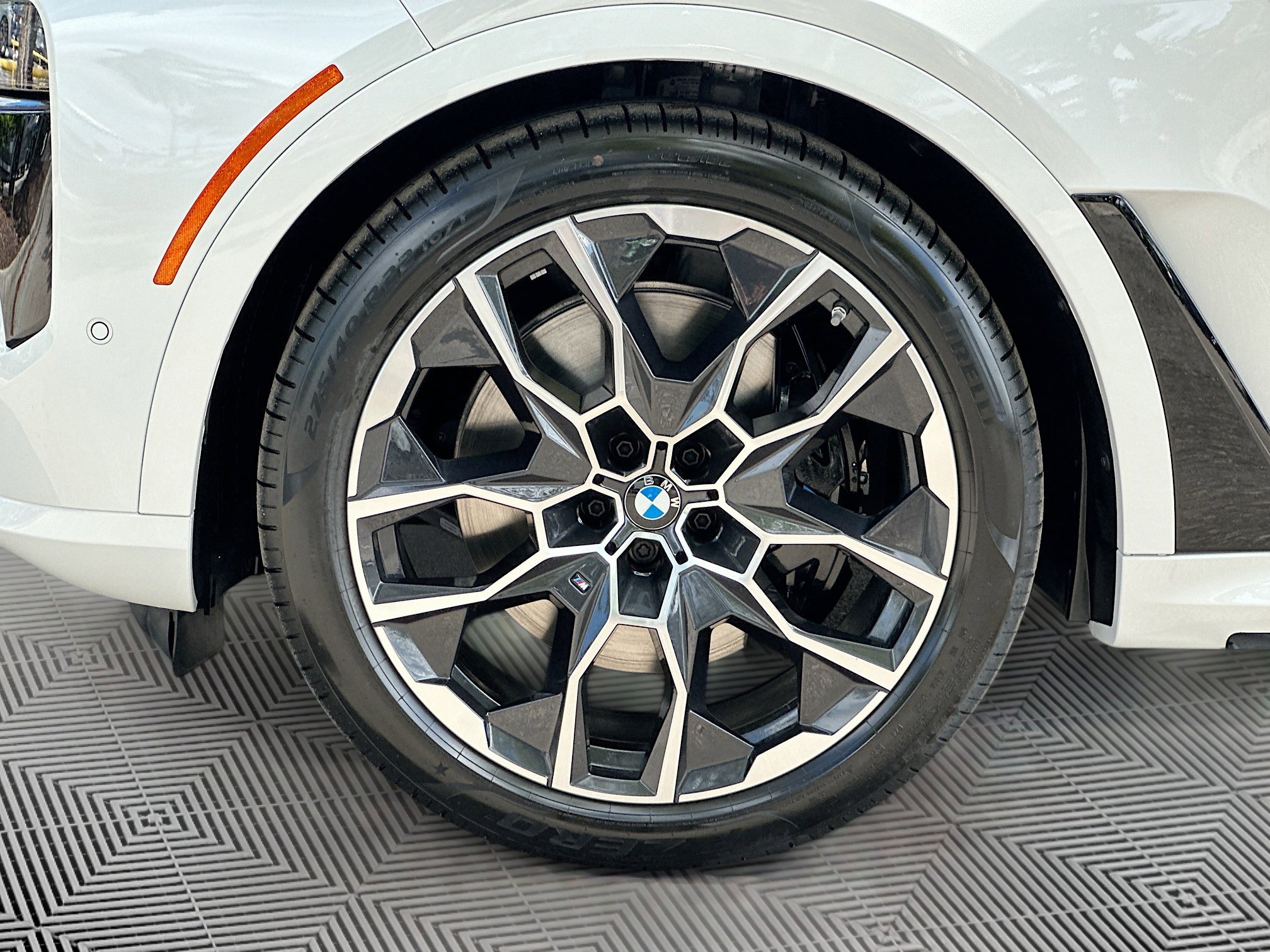 New 2026 BMW X7 M60i image 27