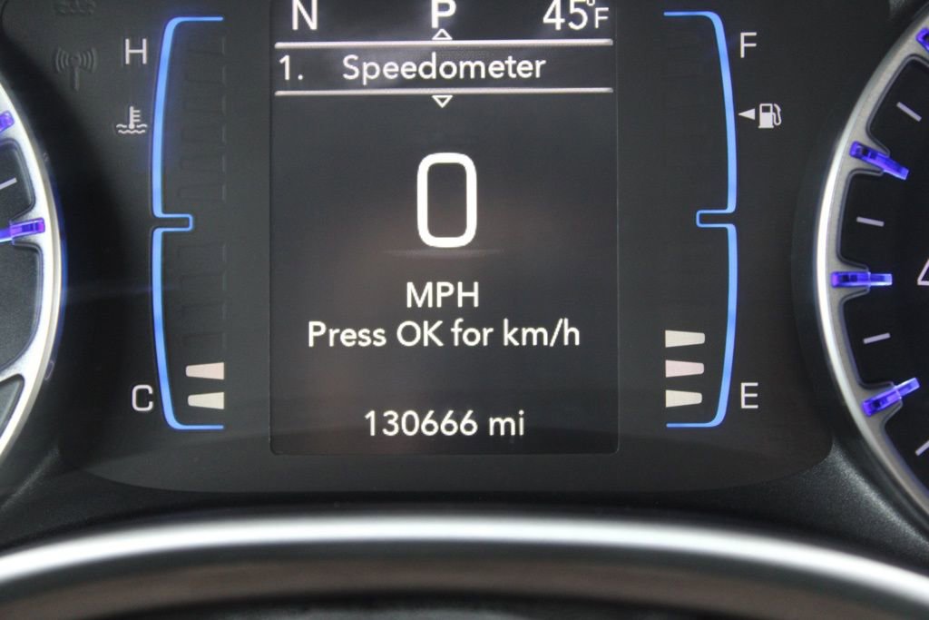 Used 2017 Chrysler Pacifica Touring-L image 38