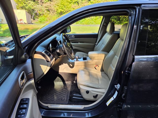 Used 2014 Jeep Grand Cherokee Limited w/ Trailer Tow Group IV RWD image 13