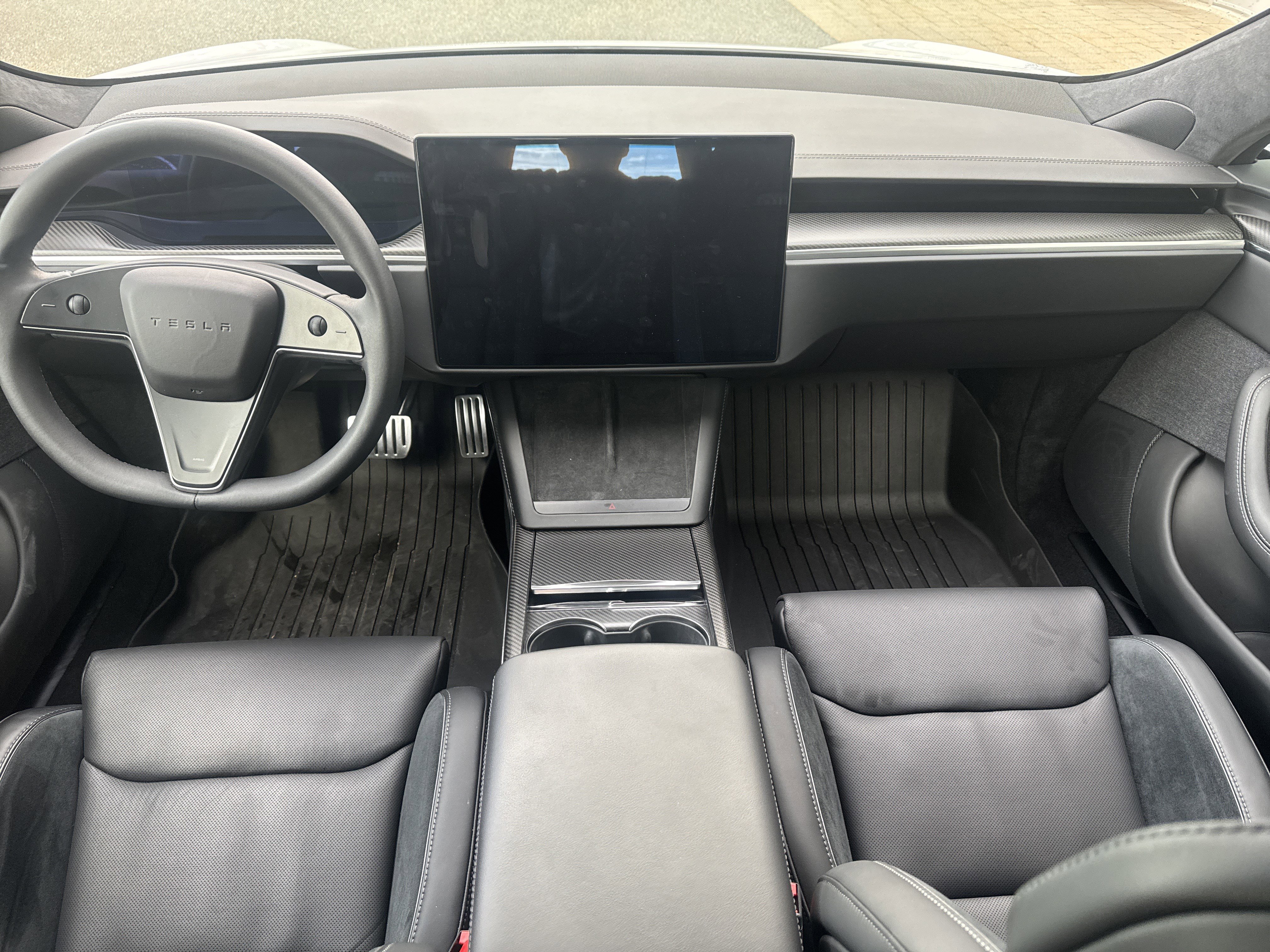 Used 2024 Tesla Model S Plaid image 4