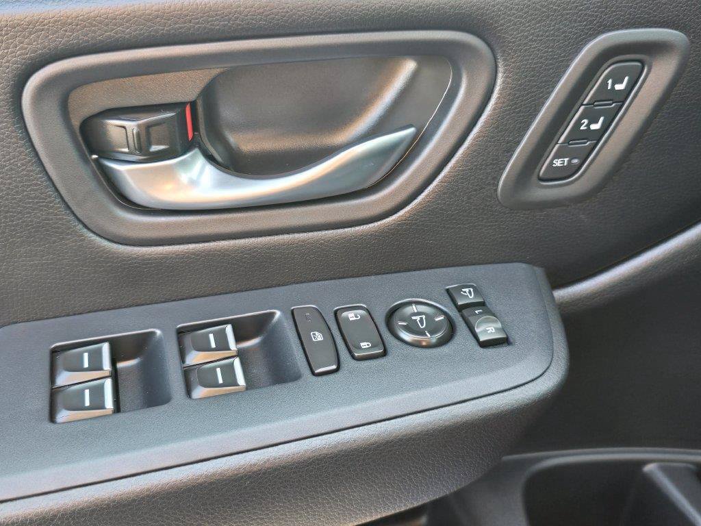 Certified 2025 Honda Pilot TrailSport image 21