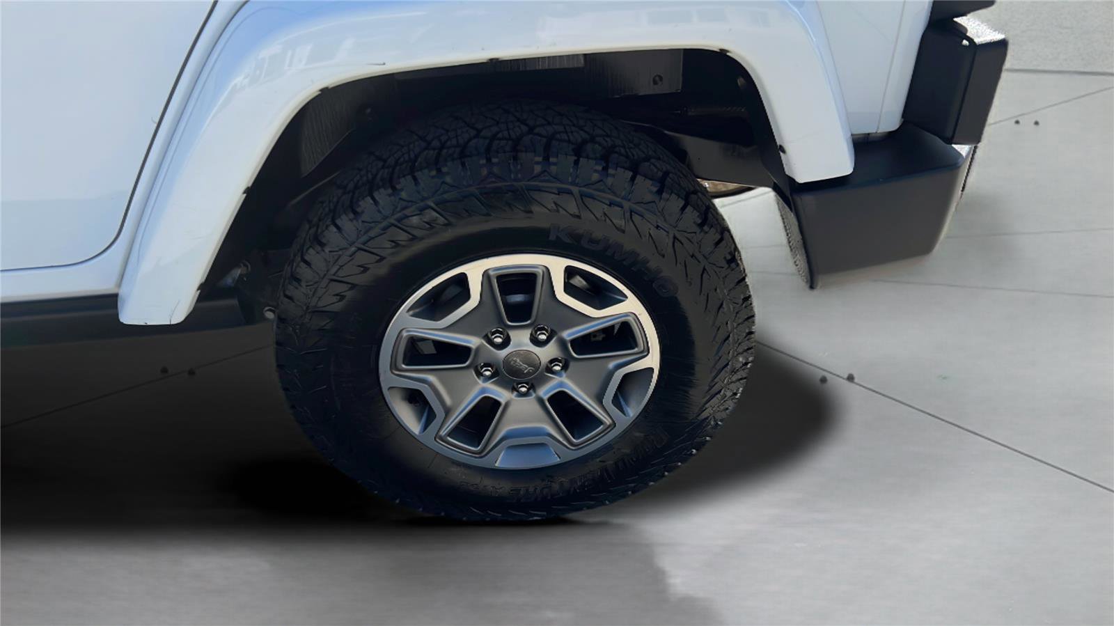 Used 2015 Jeep Wrangler Unlimited Rubicon image 17