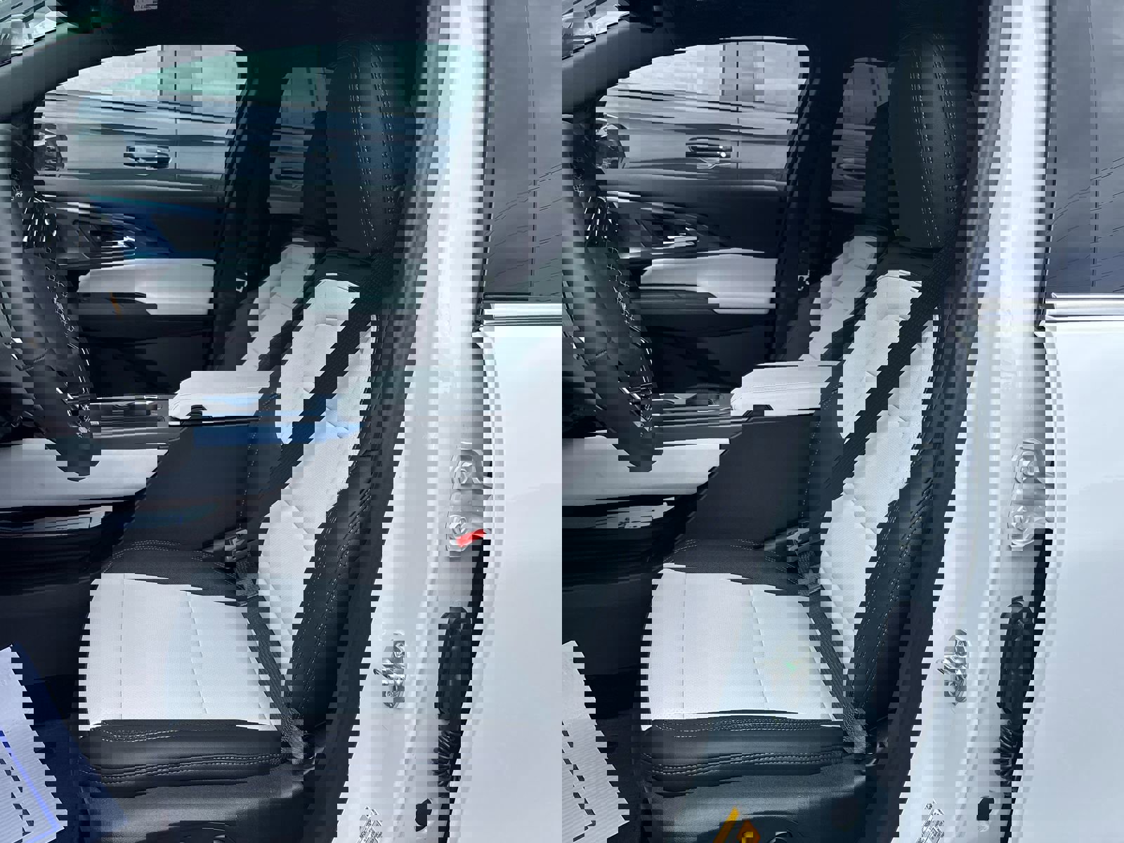 New 2026 Chevrolet Equinox EV LT image 14