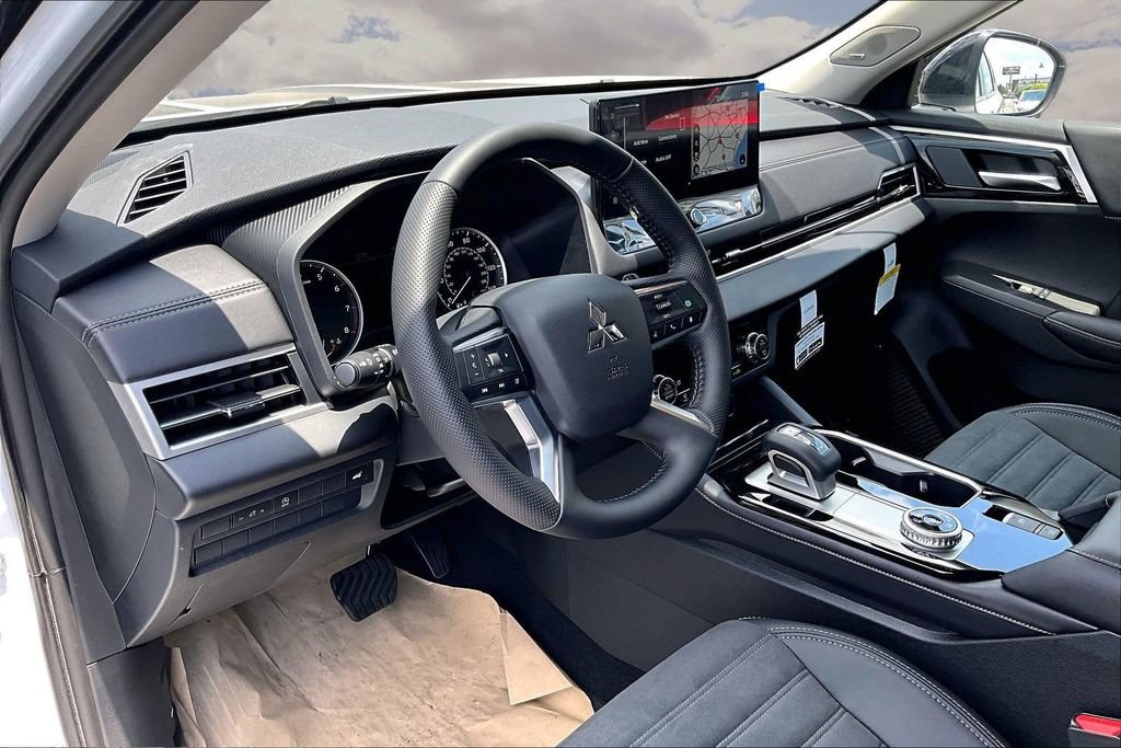 New 2026 Mitsubishi Outlander AWD image 6