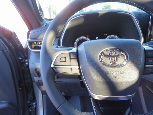 New 2026 Toyota Highlander XSE image 38