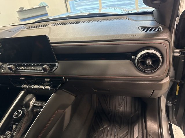 Used 2024 Chevrolet Colorado Z71 image 32