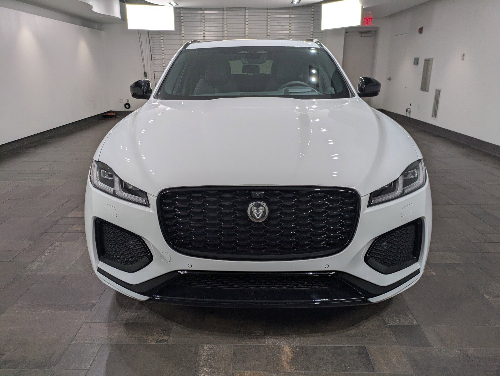 New 2026 Jaguar F-PACE R-Dynamic S image 2